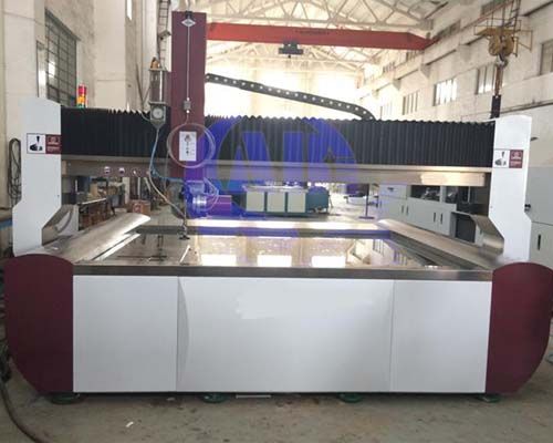 Máquina de corte por chorro de agua